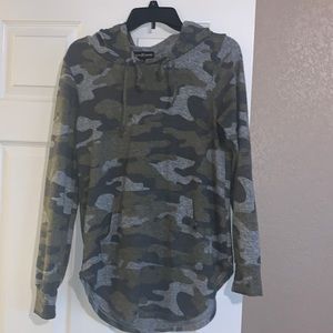 soldier print long sleeve/hoodie
